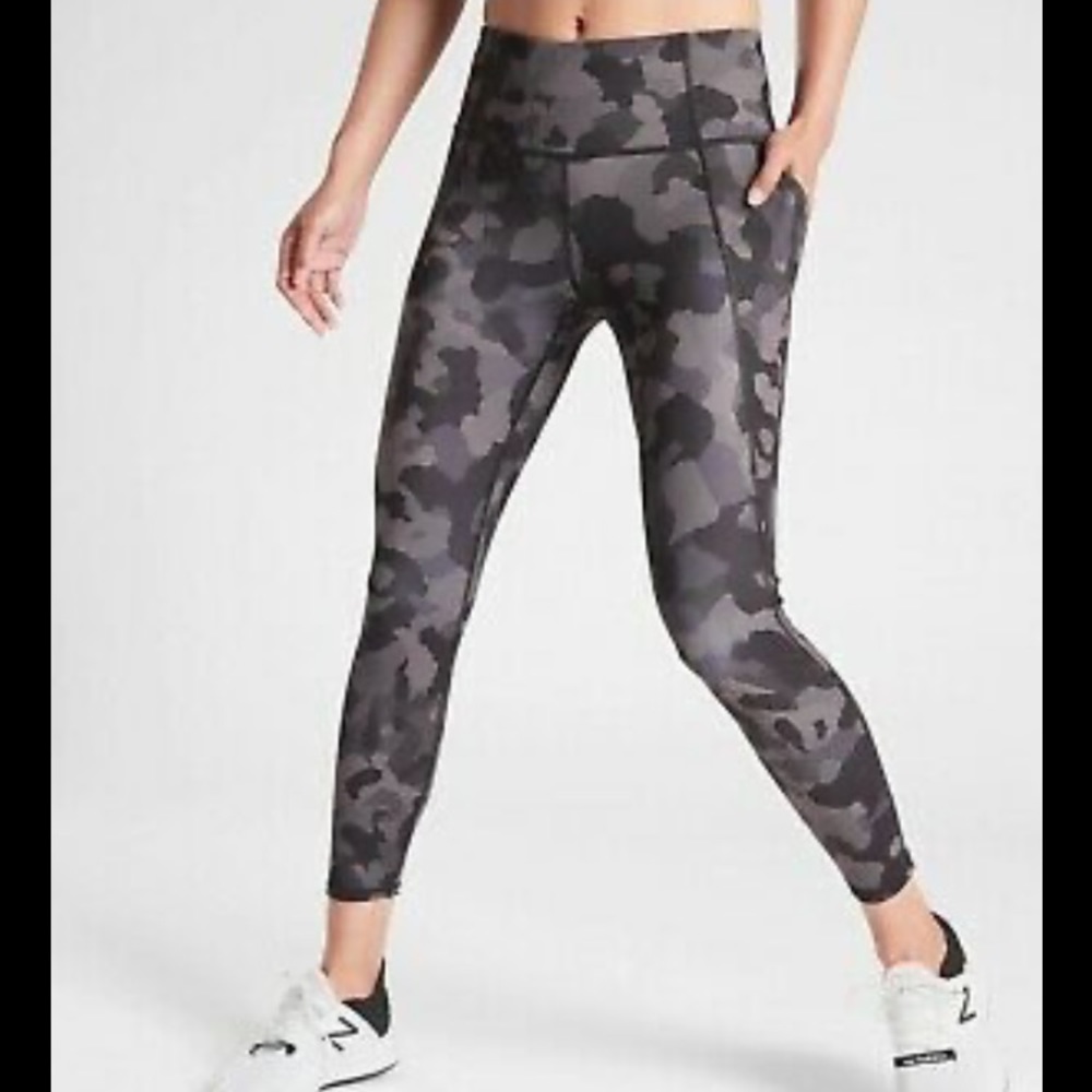 Athleta lighting camo 7/8 tight